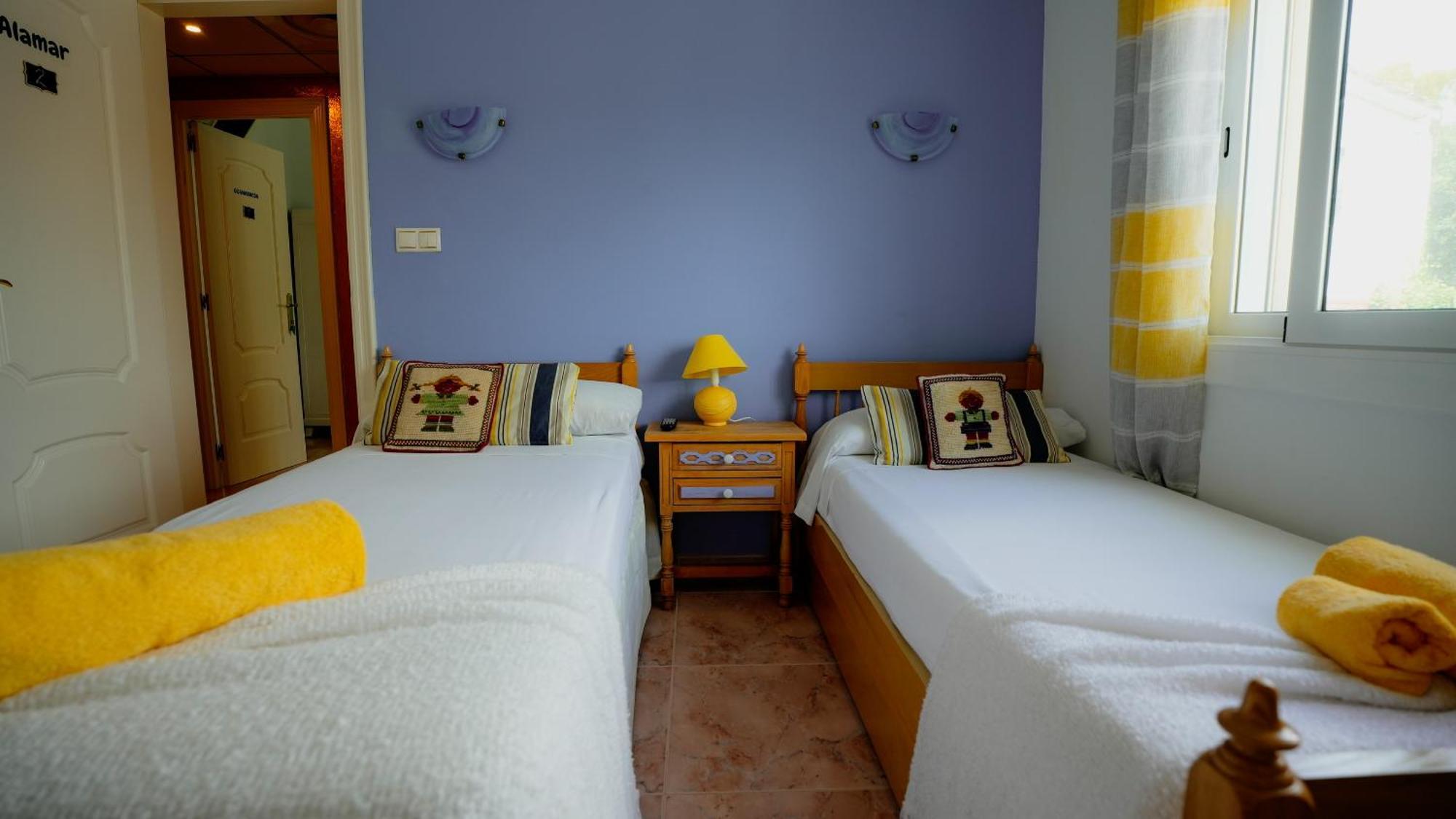 La Casa De Mima Panzió Cubelles Szoba fotó